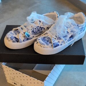 MonnaLisa Kids Sneakers with Blue Print and White Ribbon